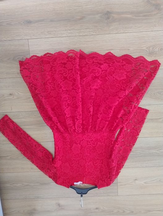 Koronkowa na podszewce ,rozmiar 158