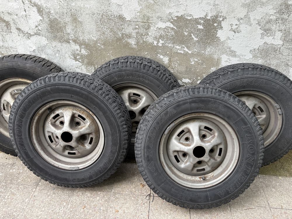 Jantes 16 com pneus Land Rover