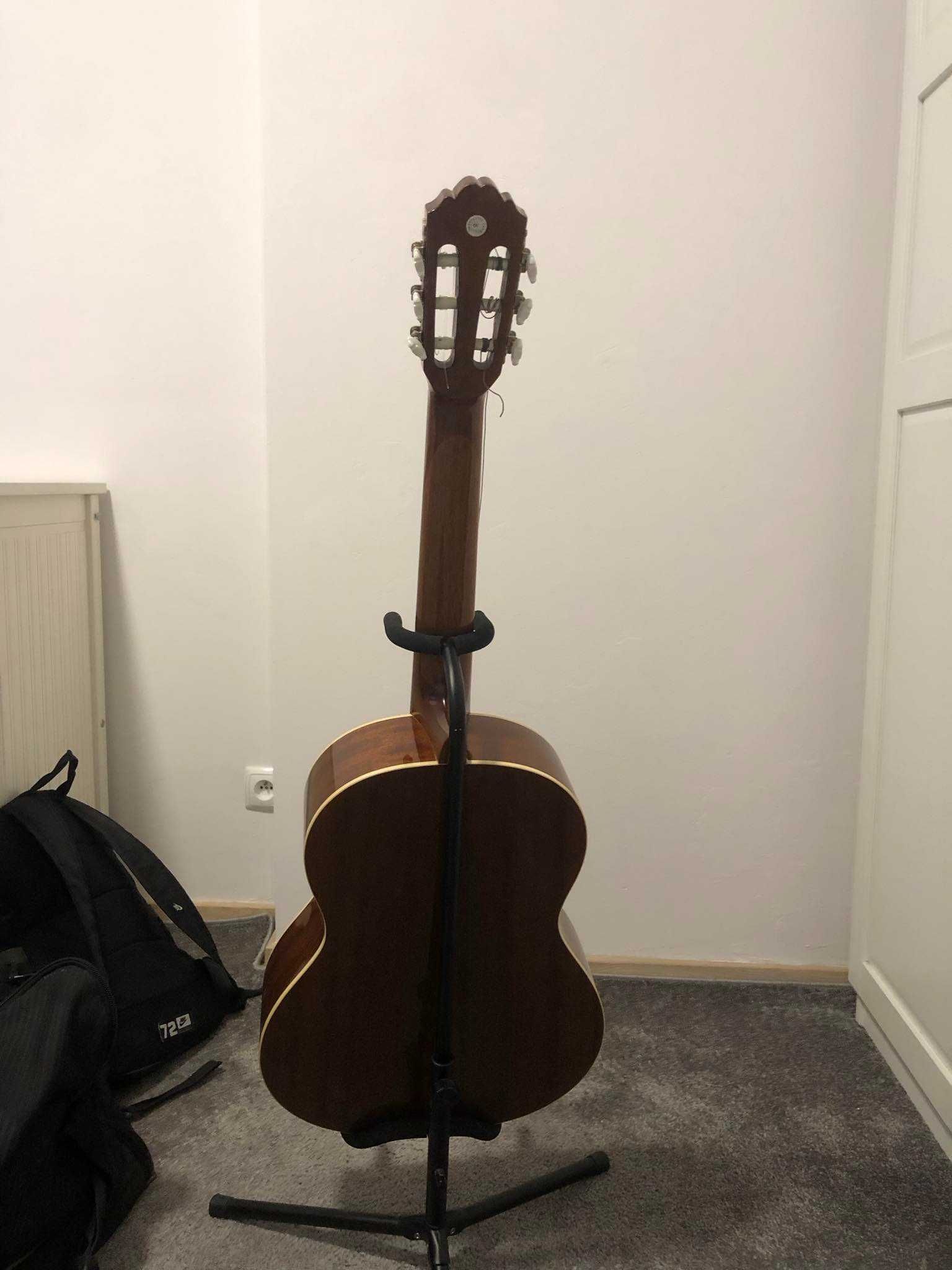 Gitara klasyczna Greg Bennett +stojak