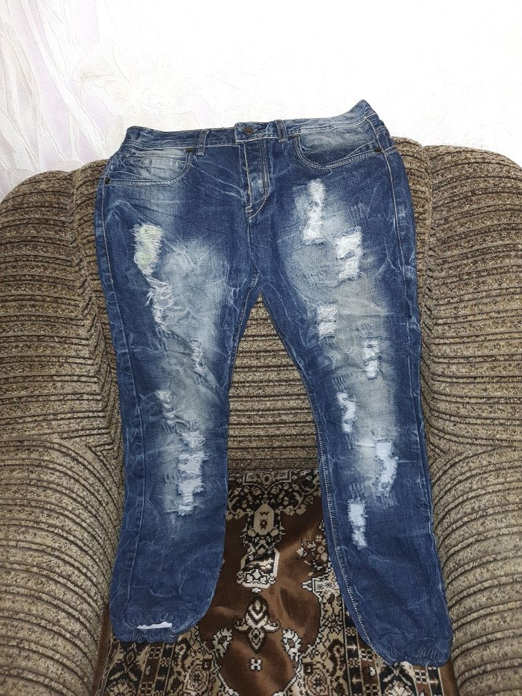 Чоловічі джинси с дирками та потёртостями L