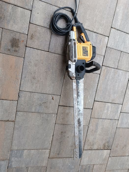 Piła szablasta aligator DeWalt DWE 1700 W