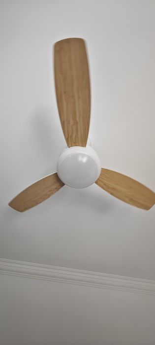 Ventoinha de teto com comando