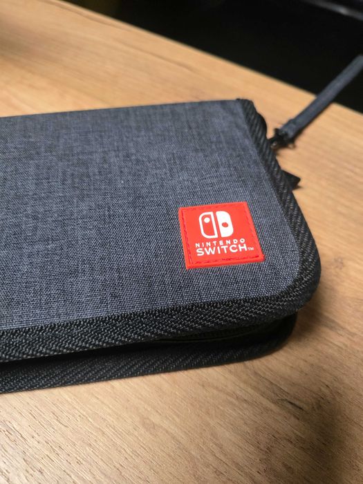 Nintendo Switch OLED + karta 256 GB + Etui + Folia