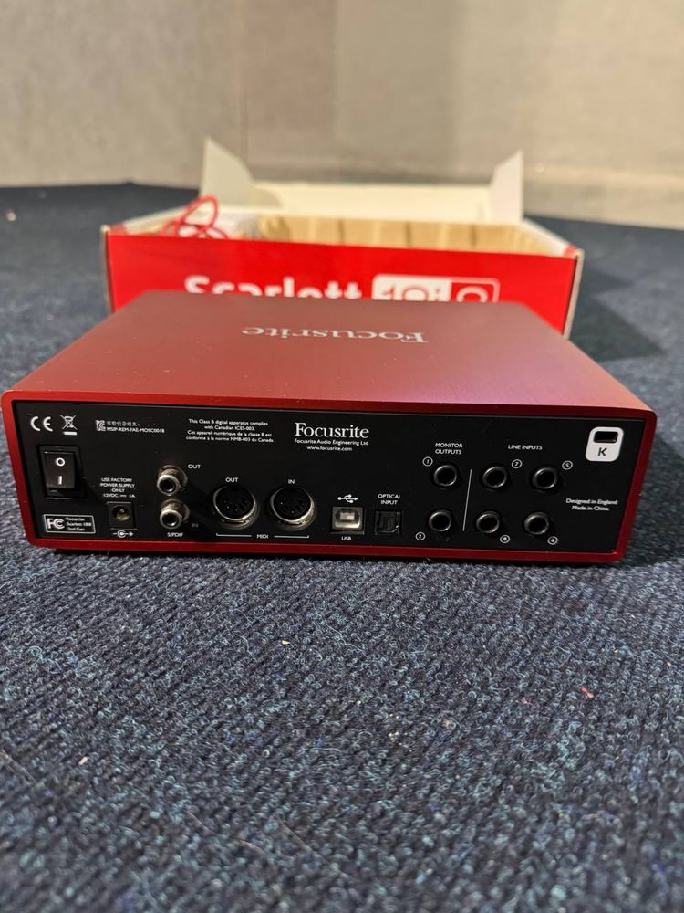 Звукова карта Focusrite Scarlett 18i8 2nd gen