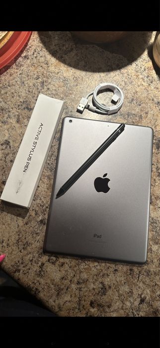 Tablet iPad Apple Retina 10” + nowe etui + nowy rysik - 100% sprawny