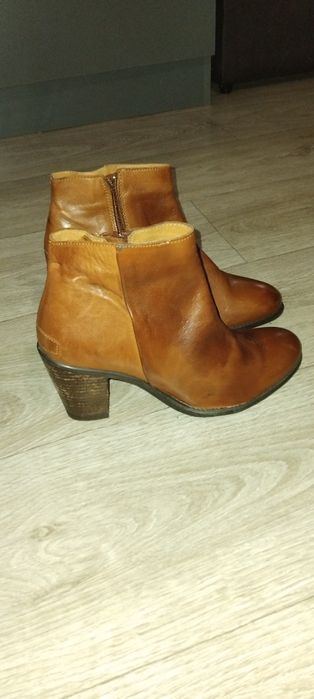 Жіночі напів черевички