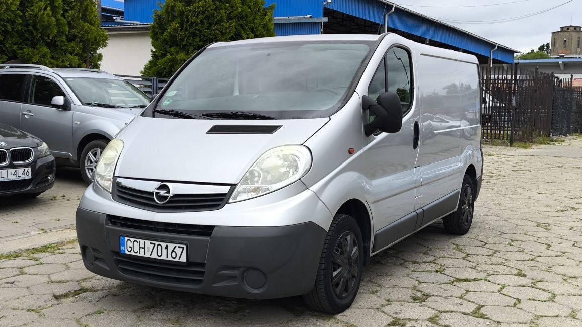 OPEL VIVARO 2009ROK 2.0CDTi 90Km 3 Osobowy Hak 287Tys.Przebiegu