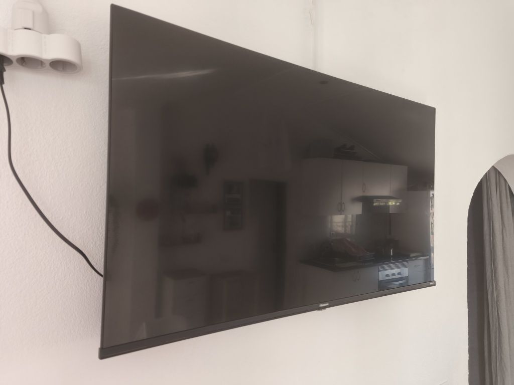 Televisão Hisense 43"
