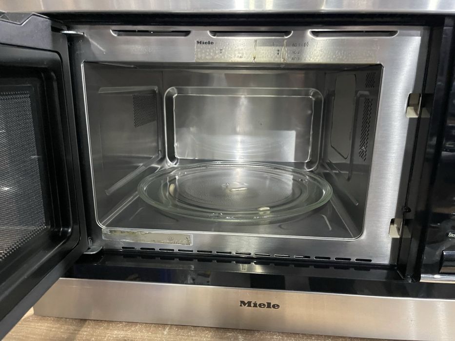 Комбінована мікрохвильова піч Miele