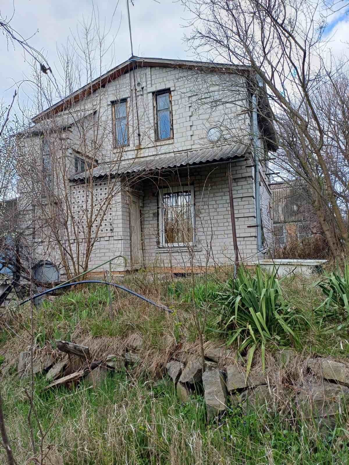 Продам 2х-этажный дом