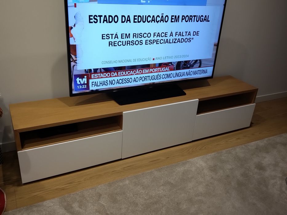 Móvel TV como novo