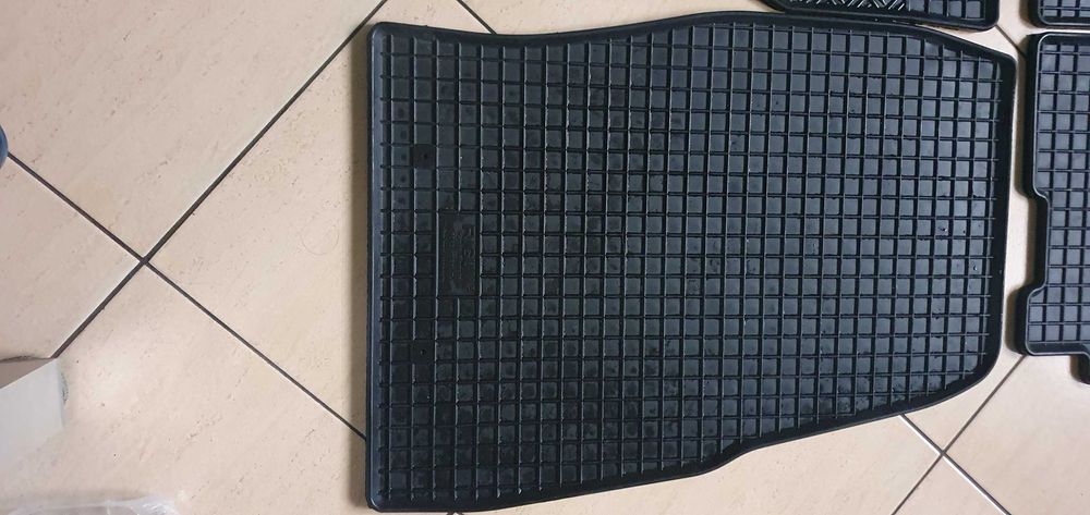 dywaniki Ford Kuga MK2 jak nowe