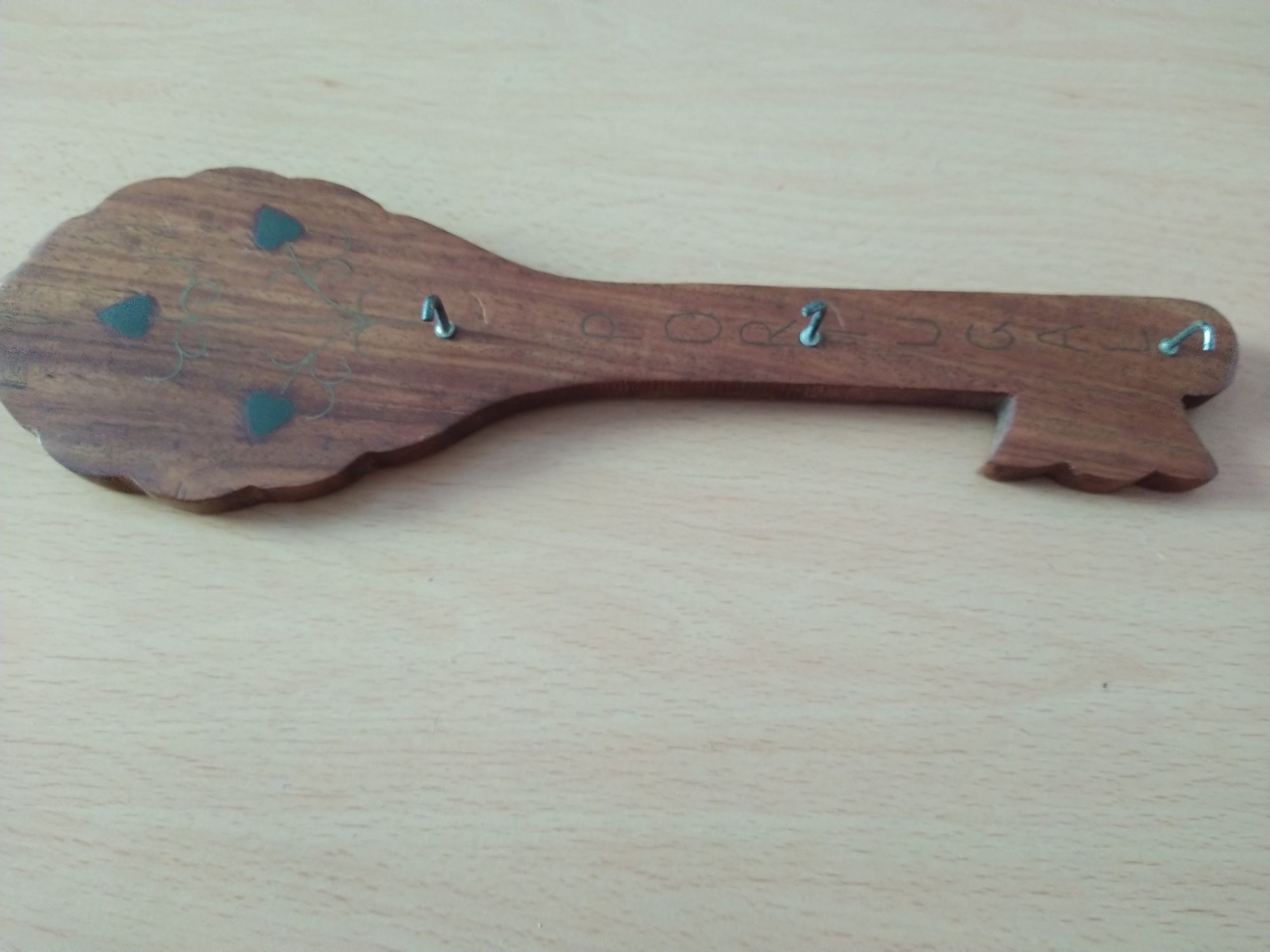Chaveiro em forma de chave madeira