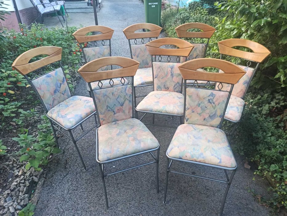 Krzesła metalowe wyściełane - 8 szt - do kuchni , pokoju .