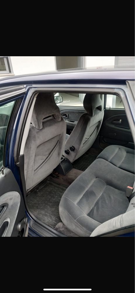 Carro Volvo v40