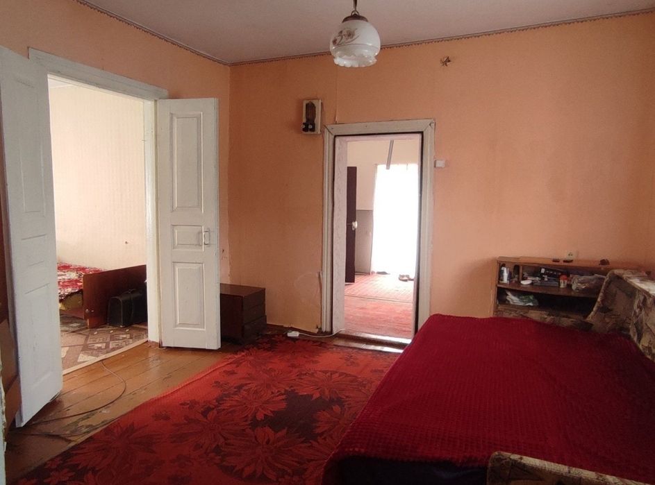 Продається 4-кімнатний будинок в місті Пирятин