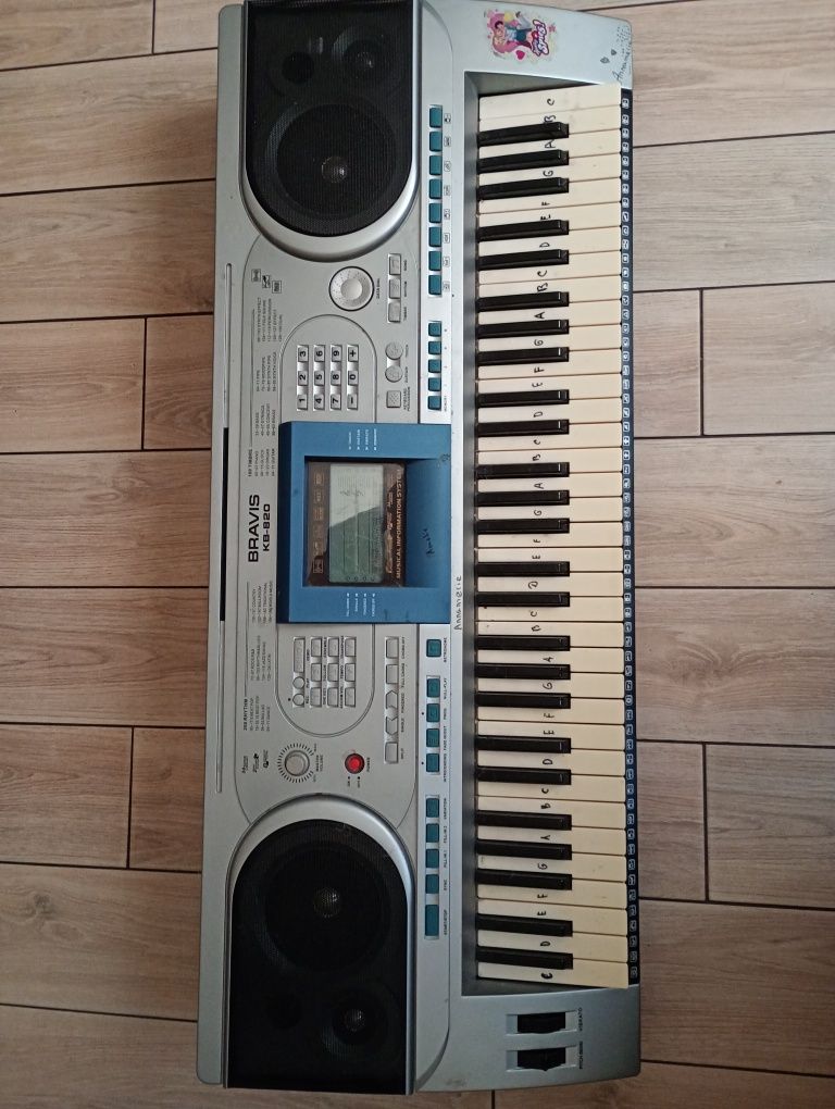 Продам Синтезатор Bravis KB-820