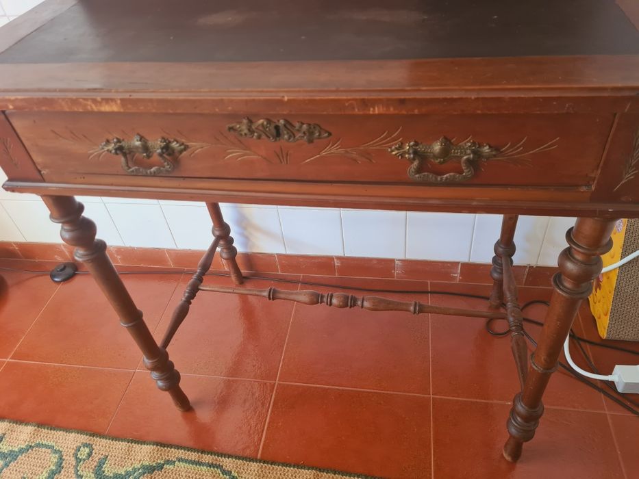 Pequena secretária