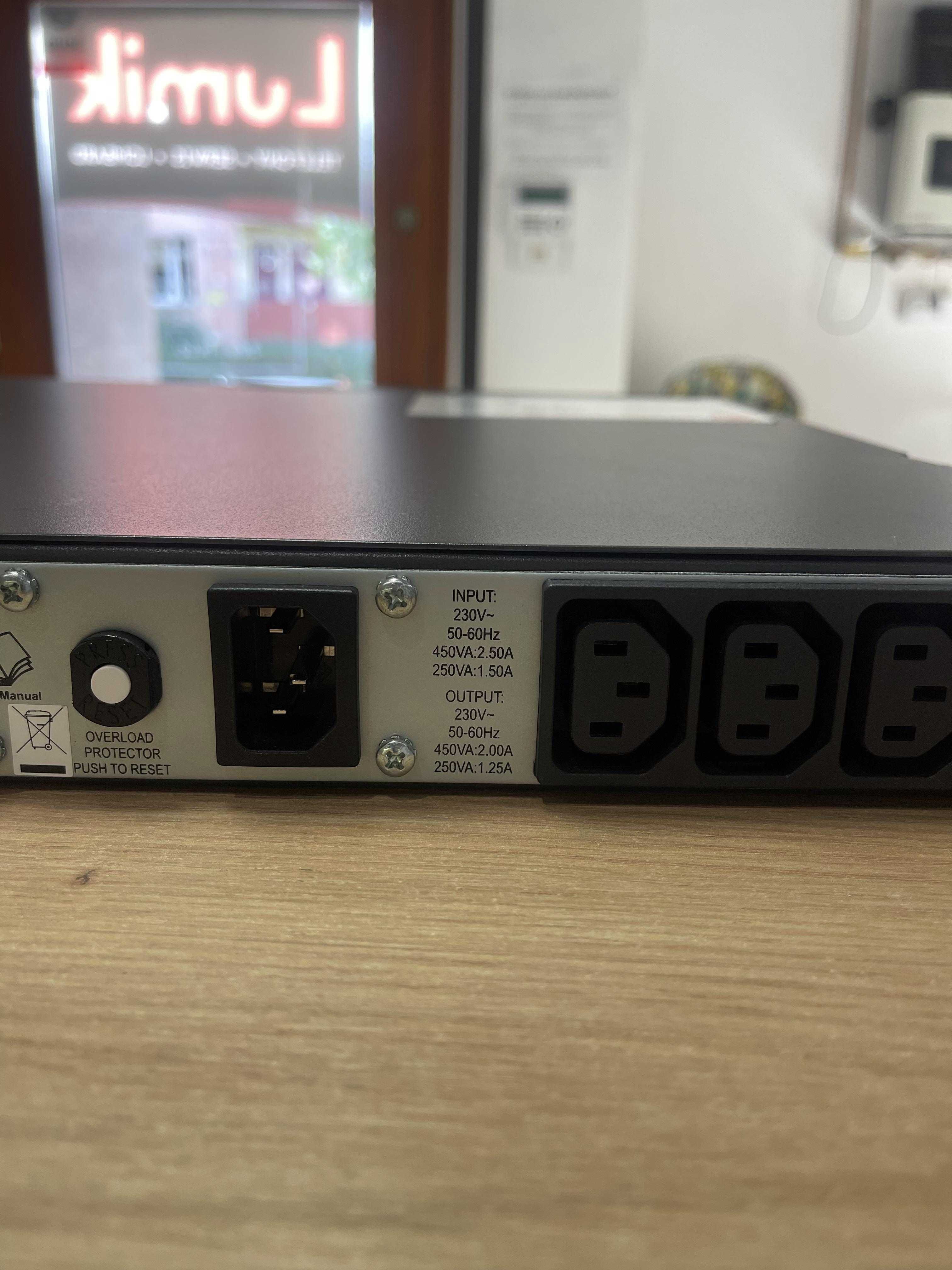 APC Smart-UPS SC450RMI1U -- Lombard Lumik Kalisz
