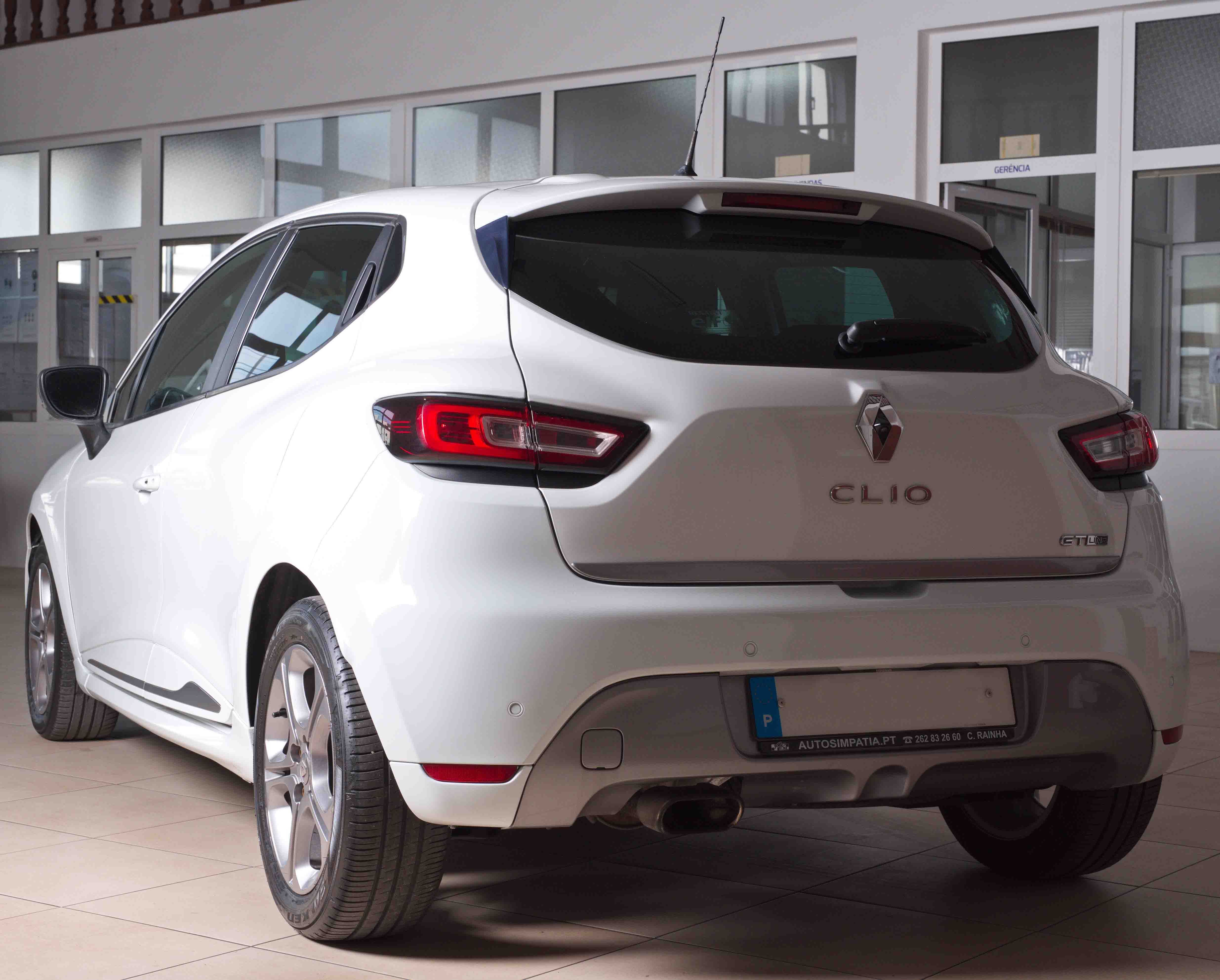 Vendo Renault Clio GT Line em estado novo, sempre guardado em garagem.