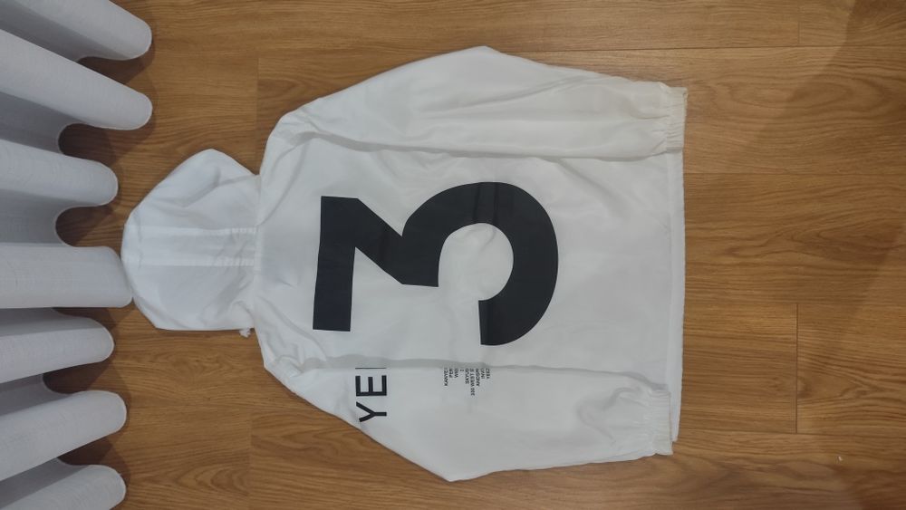 Windbreaker da Yeezy x Supreme