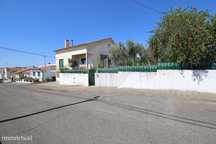 Moradia T4 para arrendamento