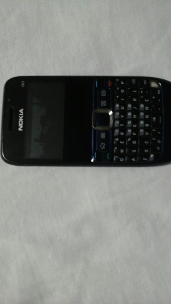 NOKIA E 63 com carregador