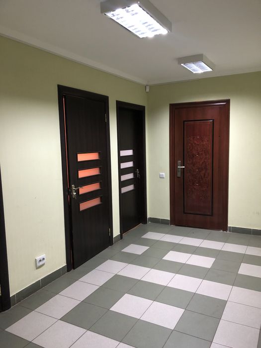 Продам офісне комерційне приміщення в м.Ріпки