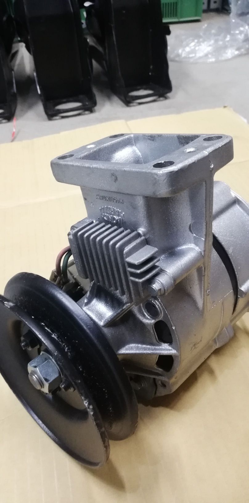 Fiat 126p alternator Magnetti Marelli oryginalny jak nowy