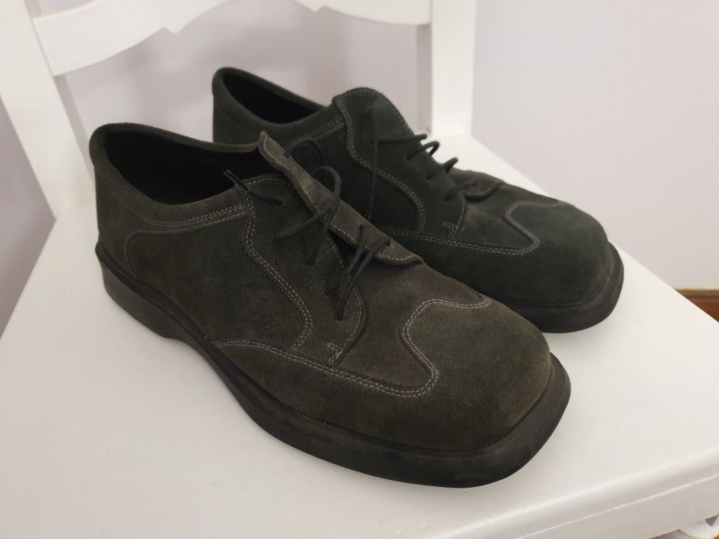 Sapatos de Camurça - Novos