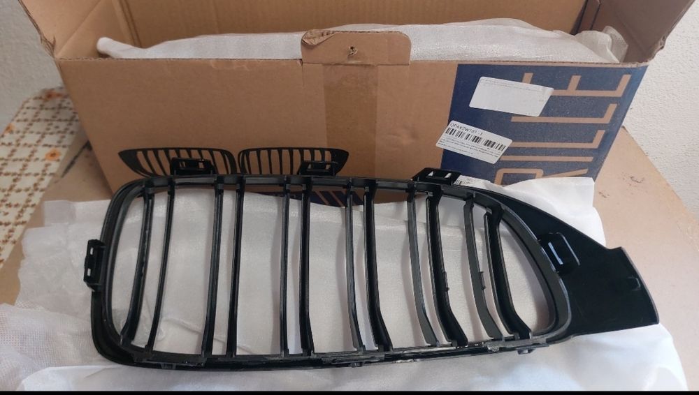 Grelha frontal serie 4