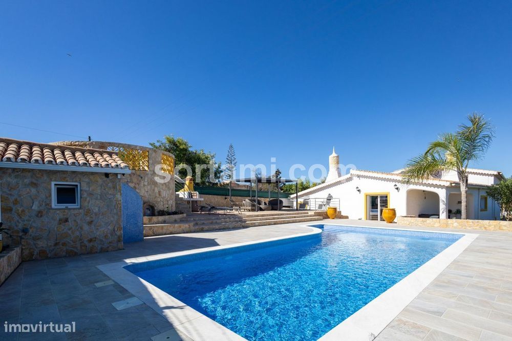 Moradia Isolada T5 Venda em Quarteira,Loulé