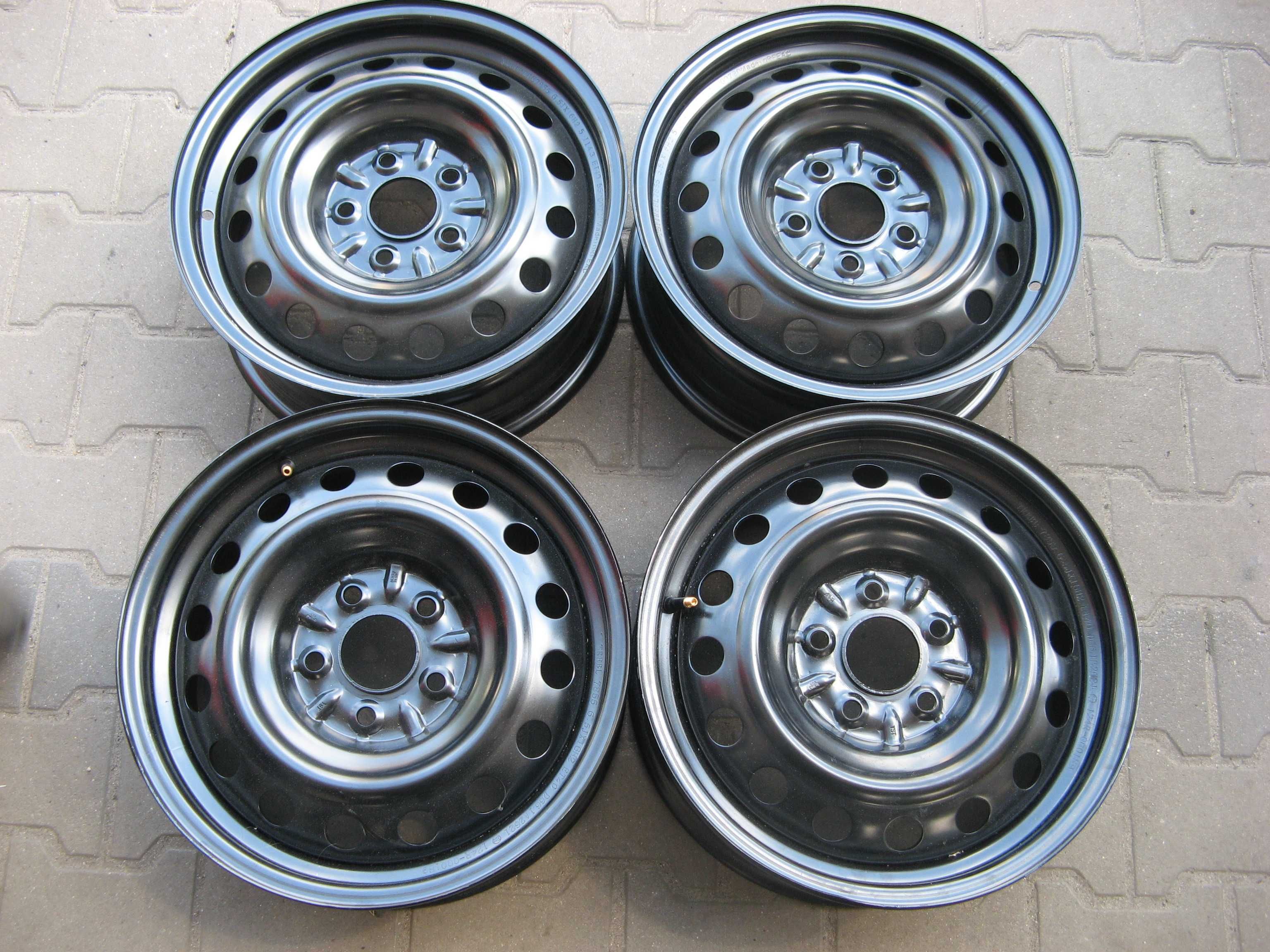 FELGI 16'' 5x114,3 Nissan, Renault nr.565