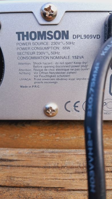 Odtwarzacz DVD Thomson DPL909VD.