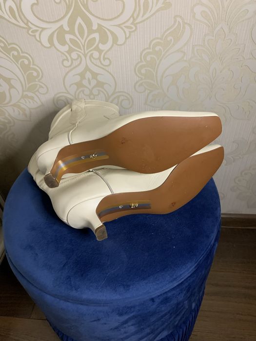 Козаки шкіряні Sam Edelman
