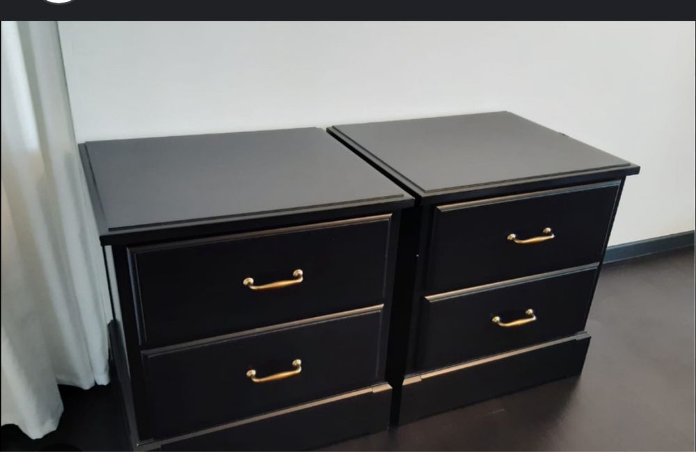 Cama undredal e 2 mesinhas a combinar