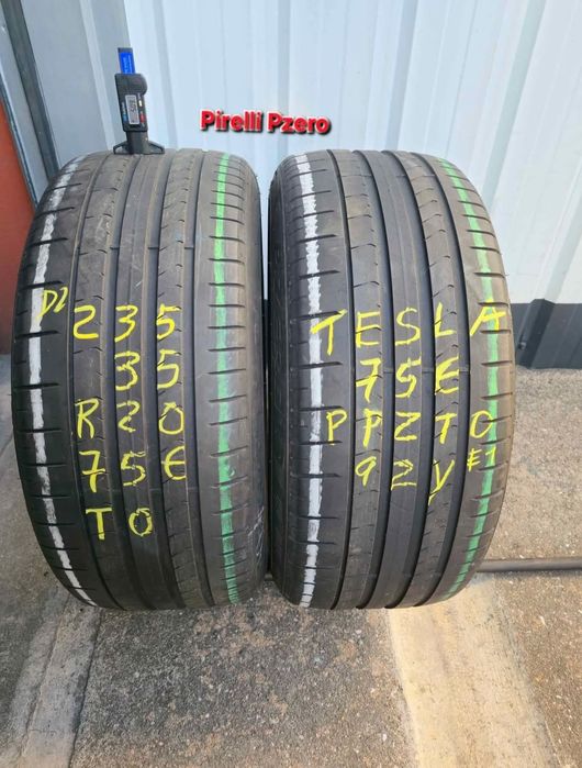 8 Pneus 235/35R20