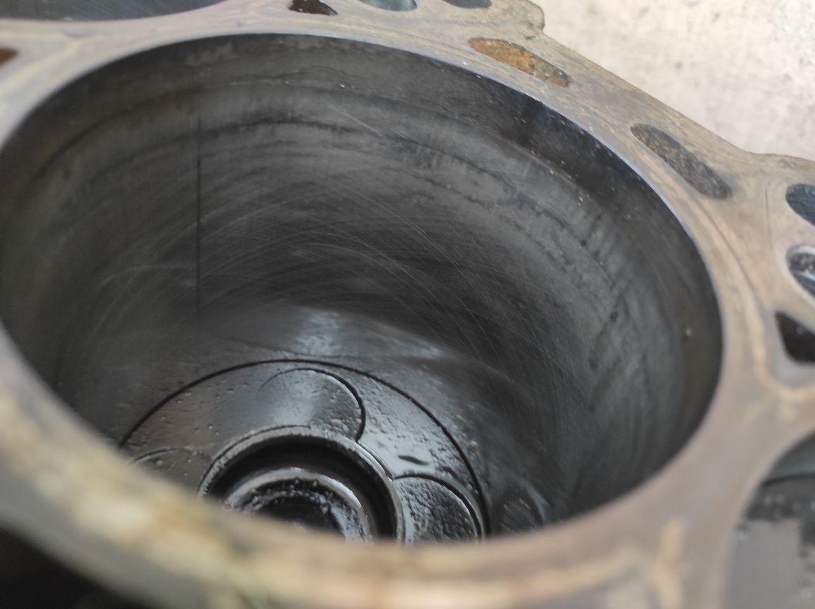 Блок пеньок мотора двигателя бмв 3.0 M57 BMW