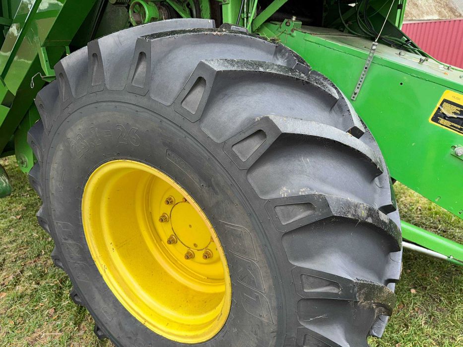 Є відеоогляд . Комбайн John deere 1065 Джон дір з кондиціонером.