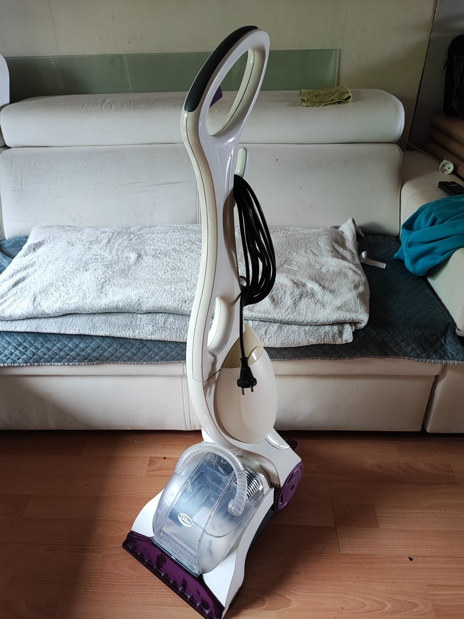 Odkurzacz piorący Aqua Laser VC9387 z Mango