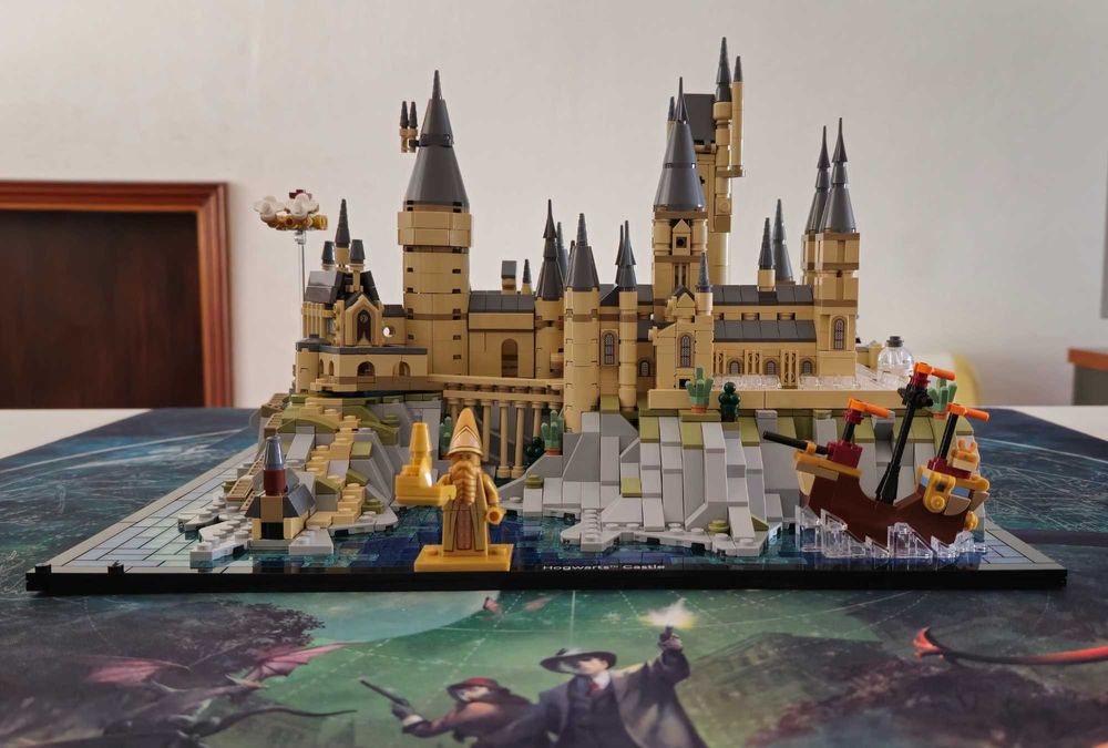 Lego Harry Potter Hogwarts Castle and Grounds