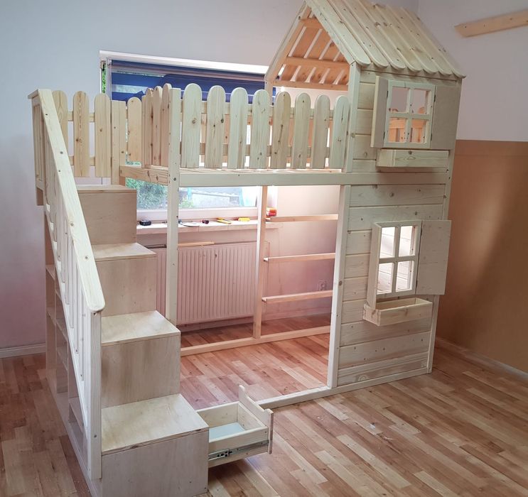 Łóżko piętrowe drewniane niemalowane z antresolą