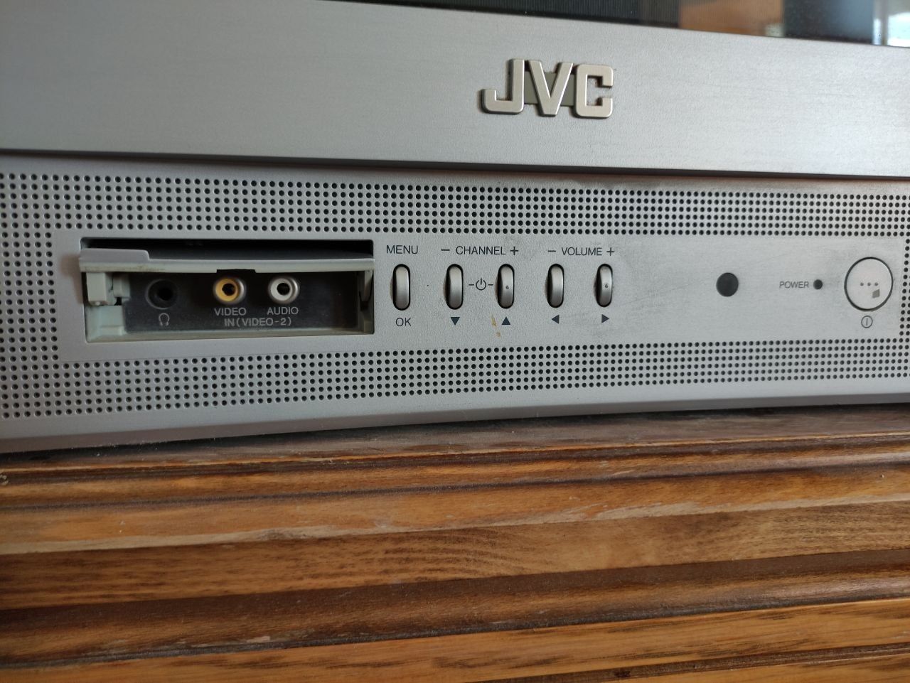 Телевізор JVC  AV-2104CE