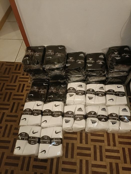 Meias grossas cano alto
Nike/adidas 
Preto ou branco
Para encomenda
Me