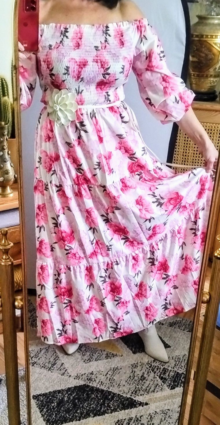Długa,romantyczna,boho, country sukienka w kwiaty, gołe ramiona