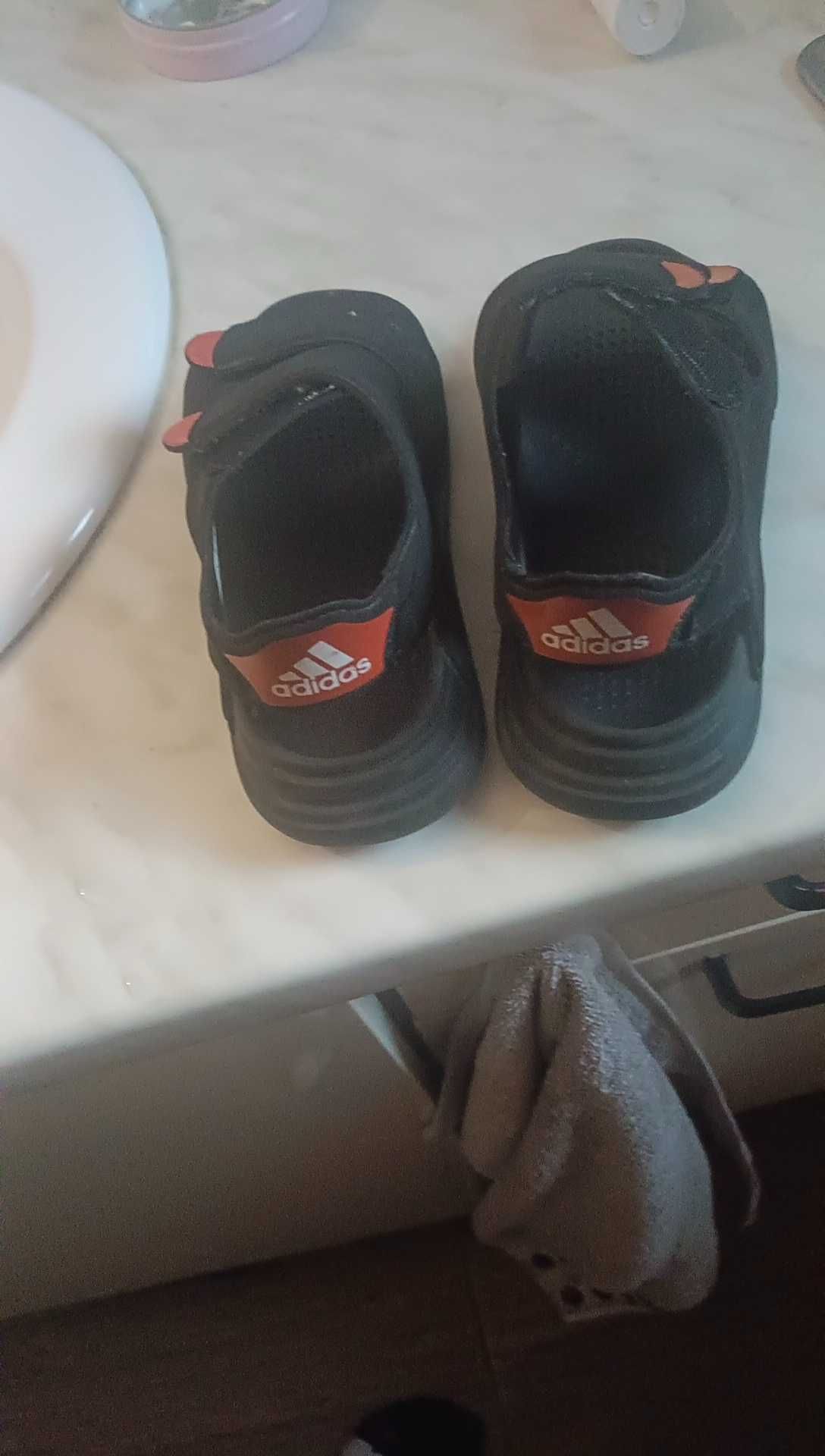 Sprzedam sandały dziecięce Adidas rozmiar 31