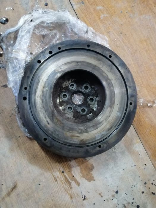 Омега А остатки ДВС. Два коллектора, коленвал под расточку.