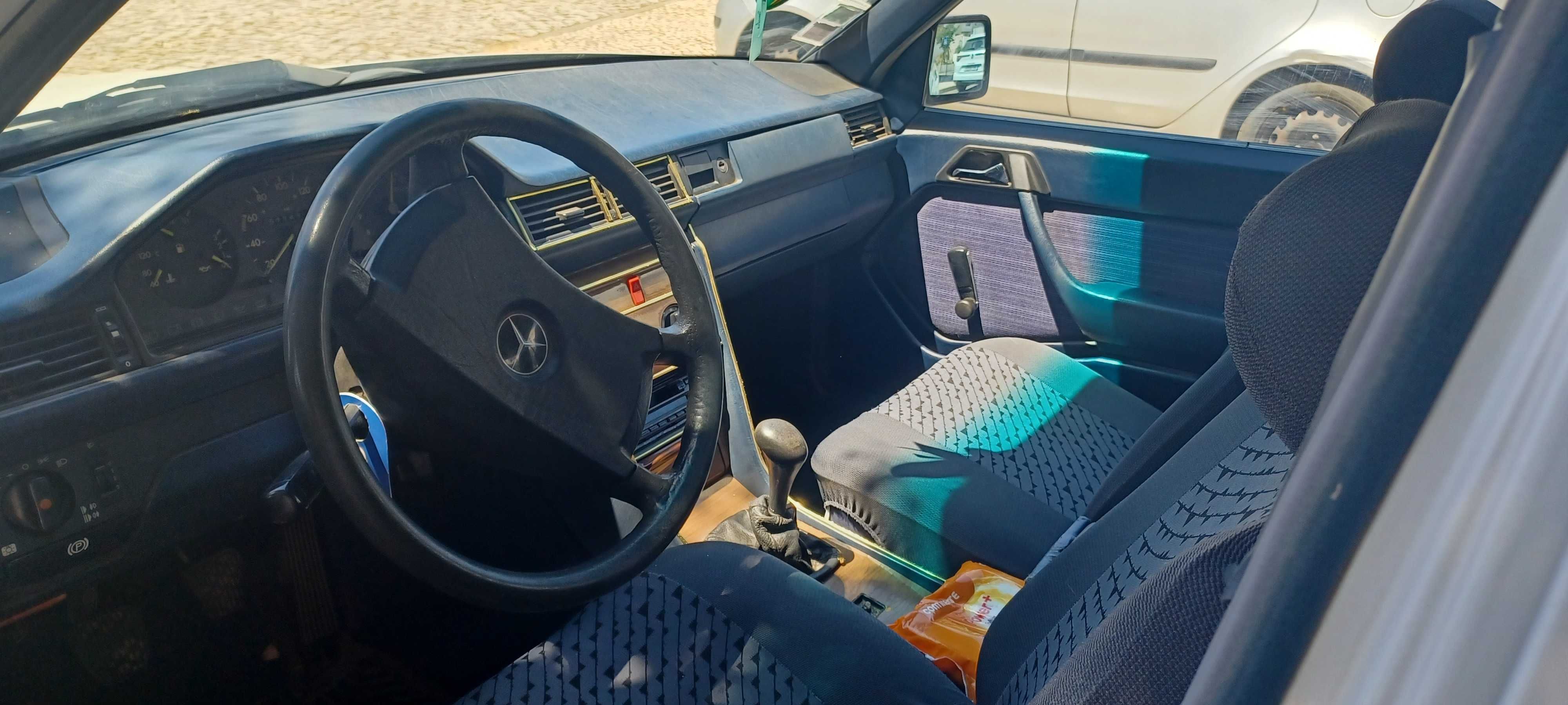 Bom carro Mercedes 200 D