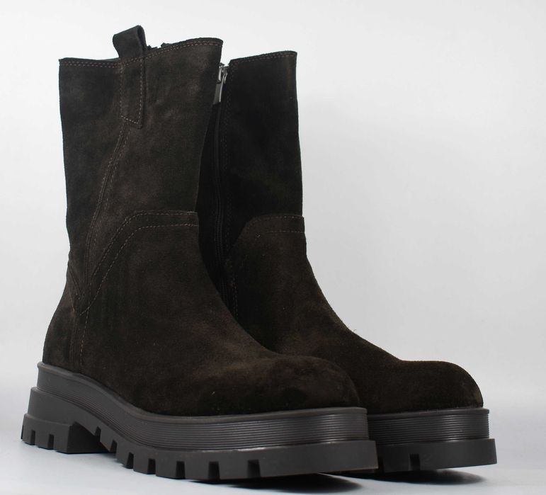 Nowe zamszowe botki Inuovo roz. 39