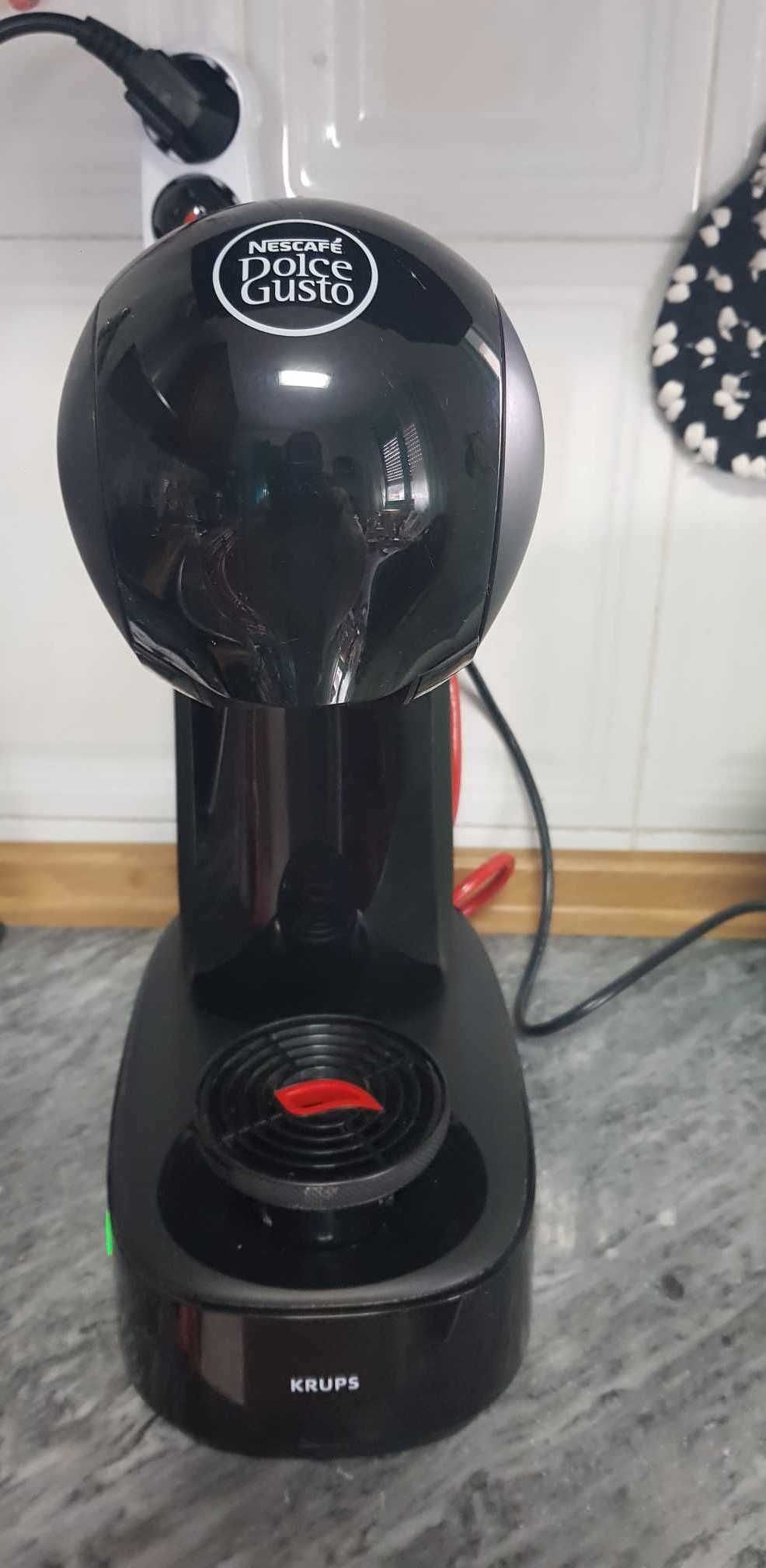 Máquina de Café Dolce Gusto Infinissima Preta